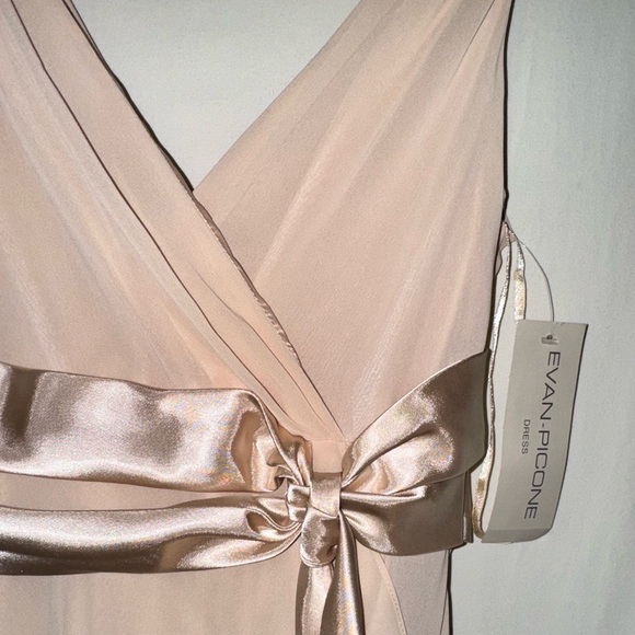 90s Evan Picone Chiffon Cream V-Neck Dress - Picture 2 of 13